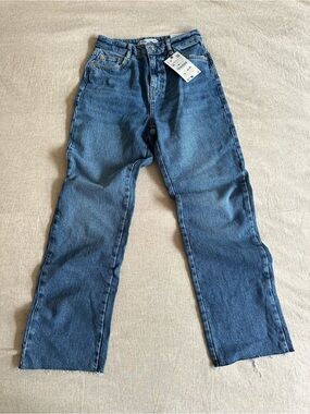 NWT Zara Straight Fit High Rise Jeans Denim size US4